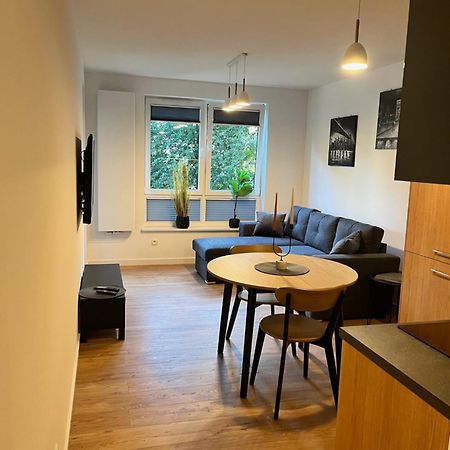 Apartament Julia 1-4 Os Starowapiennikowa 42A Z Balkonem Ze Sniadaniem Kontynentalnym Kielce Luaran gambar