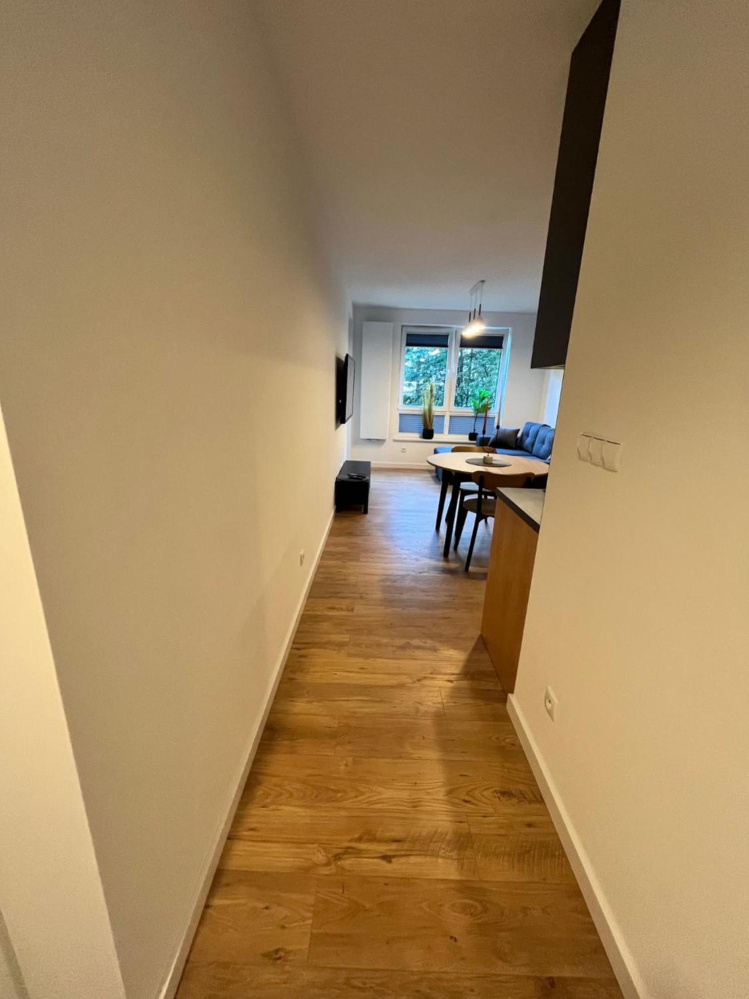 Apartament Julia 1-4 Os Starowapiennikowa 42A Z Balkonem Ze Sniadaniem Kontynentalnym Kielce Luaran gambar
