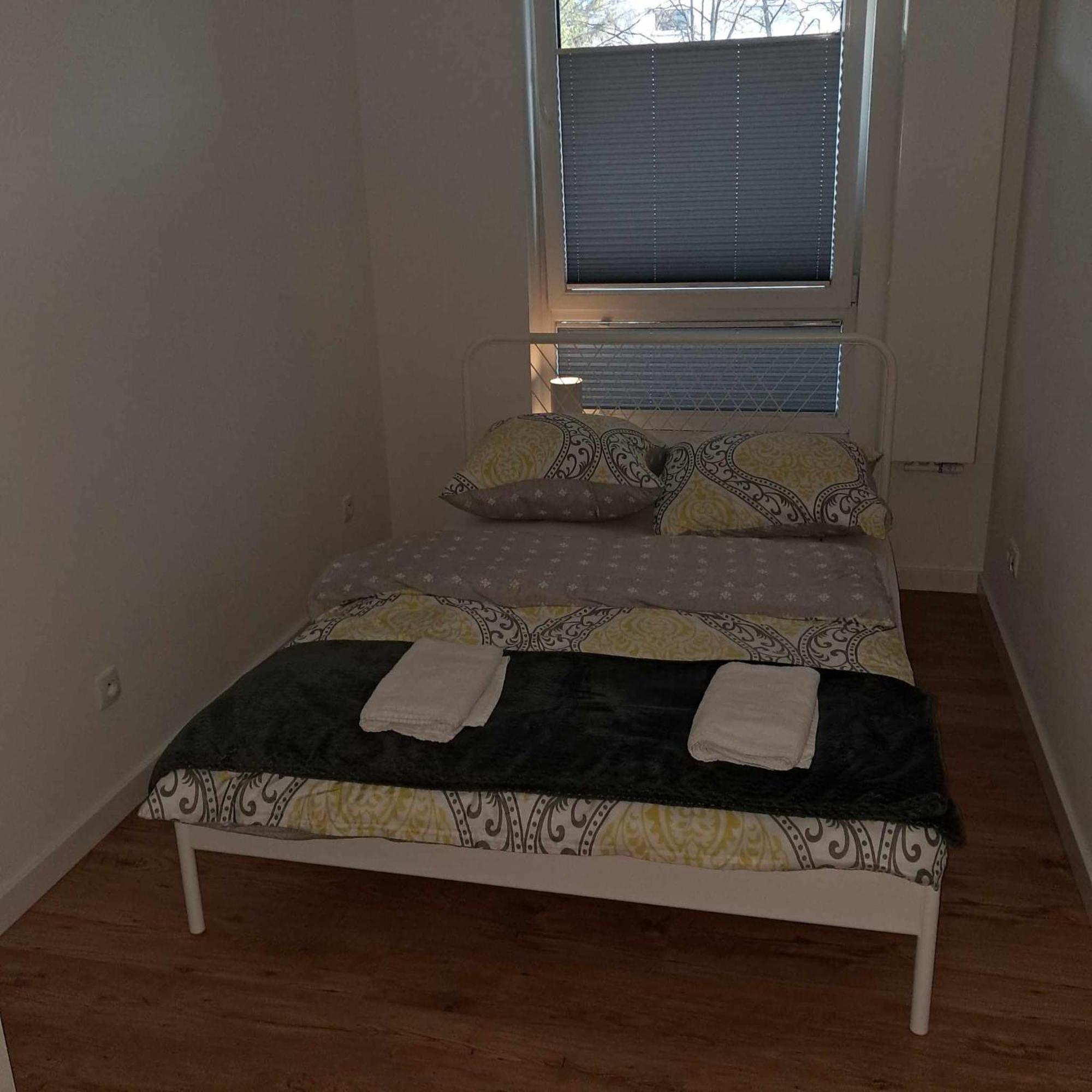 Apartament Julia 1-4 Os Starowapiennikowa 42A Z Balkonem Ze Sniadaniem Kontynentalnym Kielce Luaran gambar
