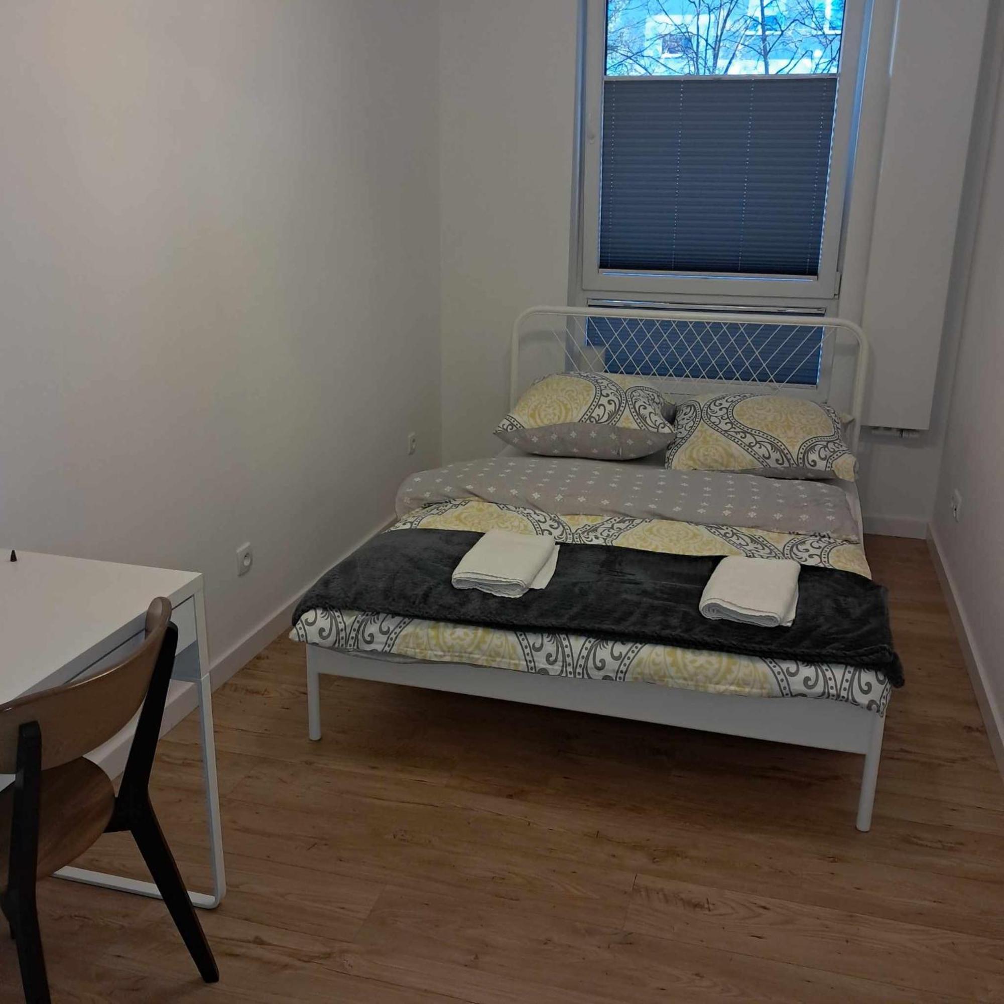 Apartament Julia 1-4 Os Starowapiennikowa 42A Z Balkonem Ze Sniadaniem Kontynentalnym Kielce Luaran gambar